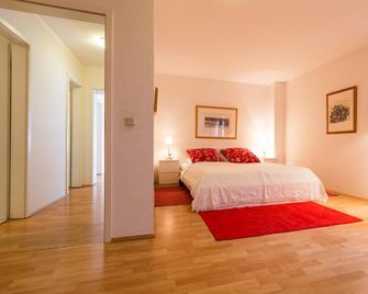 Ferienwohnung Mittendrin - Bergisch Gladbach - Habitación