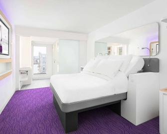 Yotel Edinburgh - Edinburgh - Bedroom