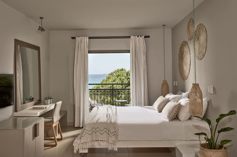 The Bay Hotel & Suites - Vasilikos