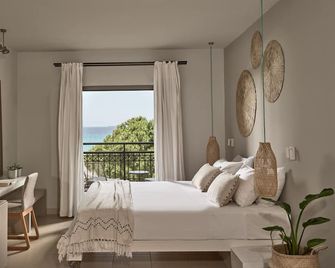 The Bay Hotel & Suites - Vasilikos