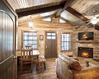 Table Rock Resorts at Indian Point - Branson - Living room