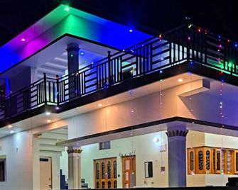 Vaishnavi homestay lakhamandal - Chakrāta - Building