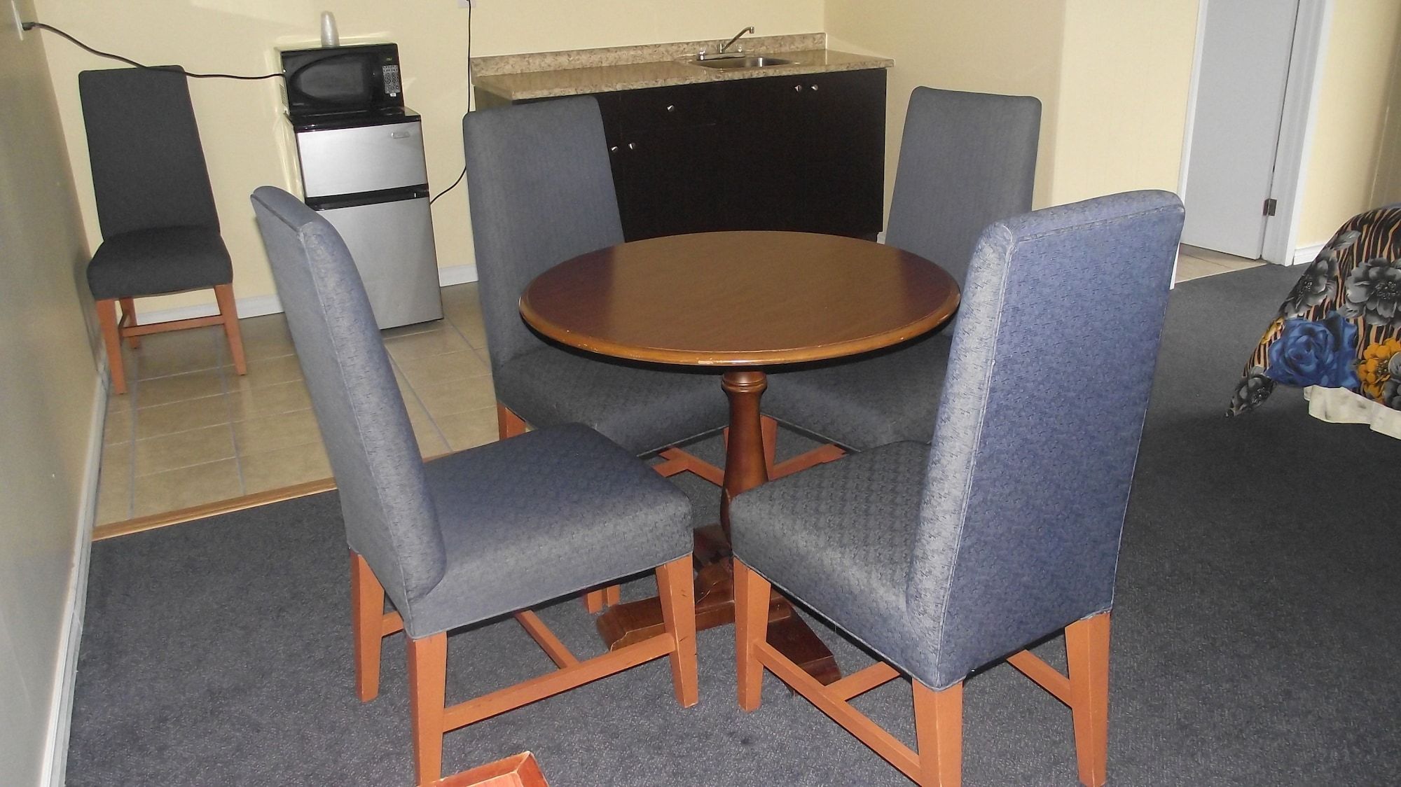 Dining room view of Empress Inn And Suites By The Falls