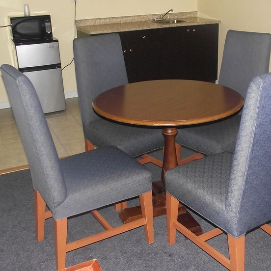 Dining room view of Empress Inn And Suites By The Falls