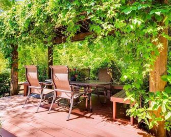 Harmony Estate: Spacious Home with Mt Hood Views - Sherwood - Patio