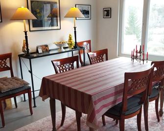 Apartment in the mountains, 30 minutes from ski resorts - La Roche-des-Arnauds - Comedor