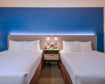 Comfort Inn & Suites Moreno Valley near March Air Reserve Base - Moreno Valley - Bedroom