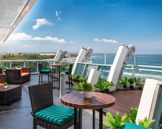 The Kuta Beach Heritage Hotel Bali - Managed by Accor - Kuta - Balcon