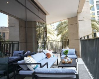 Higuests - Boulevard Crescent Tower 2 - Dubai - Balcony