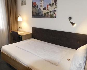 Hotel Hirsch Günzburg - Гюнцбург - Спальня