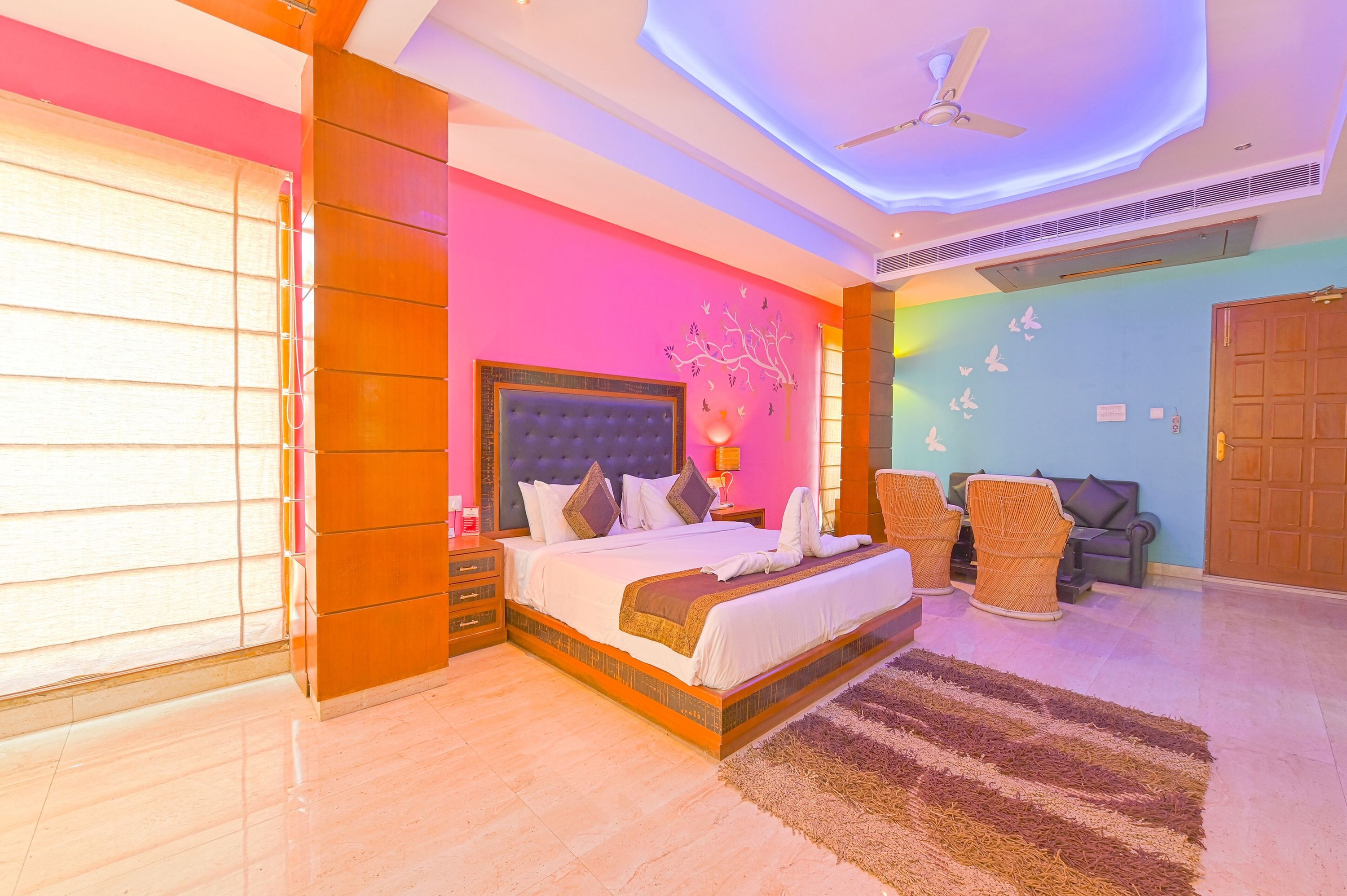 The Byke Grassfield Resort With Outdoor Pool, Shyam Nagar, Jaipur - ג'איפור - דלפק קבלה