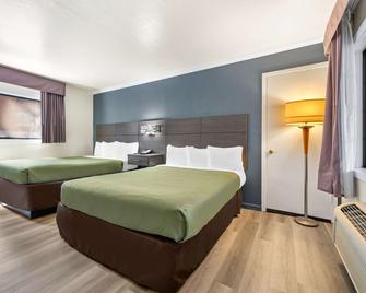 Econo Lodge Inn and Suites Heavenly Village Area - סאות' לייק טאהו - חדר שינה