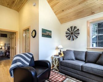 Pine Grove Cottages - Lincolnville - Huiskamer