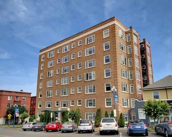 Historic Stadium Area Vacation Rentals! - Tacoma - Building
