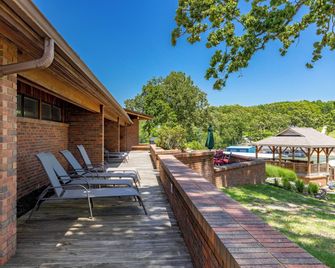 Candlewyck Cove Resort - Grove - Patio