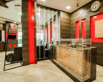OYO 3931 Hotel Hiramani - Mumbai - Front desk
