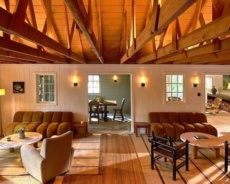 Best Place to Stay in Guerneville! Free Parking, Near Sunset Beach County Park - Guerneville - Lounge