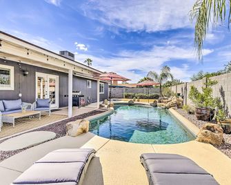 Single-level dog-friendly home with private pool, grill, enclosed backyard, & AC - Chandler - Pool