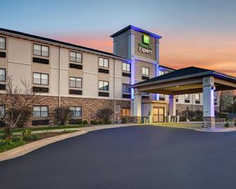 Holiday Inn Express Marshall - Marshall - Building