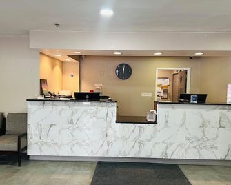 Country Inn & Suites by Radisson, Canton near Hall of Fame - Canton - Vastaanotto