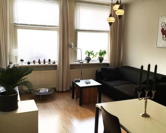 house with garden, 10 min from city centre - Ámsterdam - Sala de estar