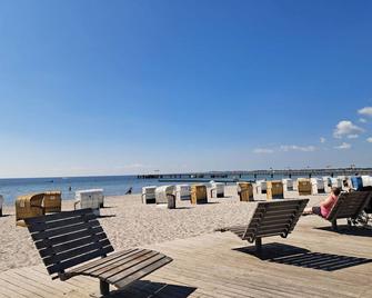 Fantastic apartment with fireplace, rain shower and sauna, wireless internet - Großenbrode - Strand