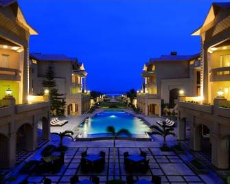 The Chariot Resort & Spa - Puri - Bể bơi