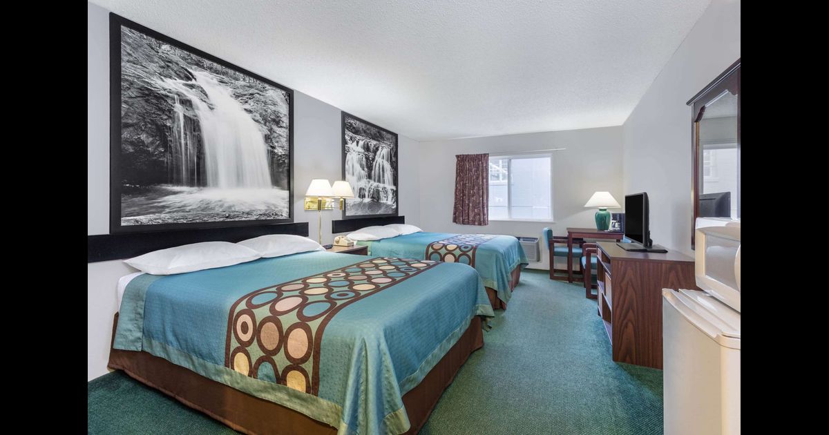 Seats Reedsburg Super 8 by Wyndham Reedsburg in Reedsburg, the United States from $49 ...