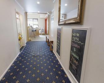 The Wharf Hotel - Wynyard - Chodba