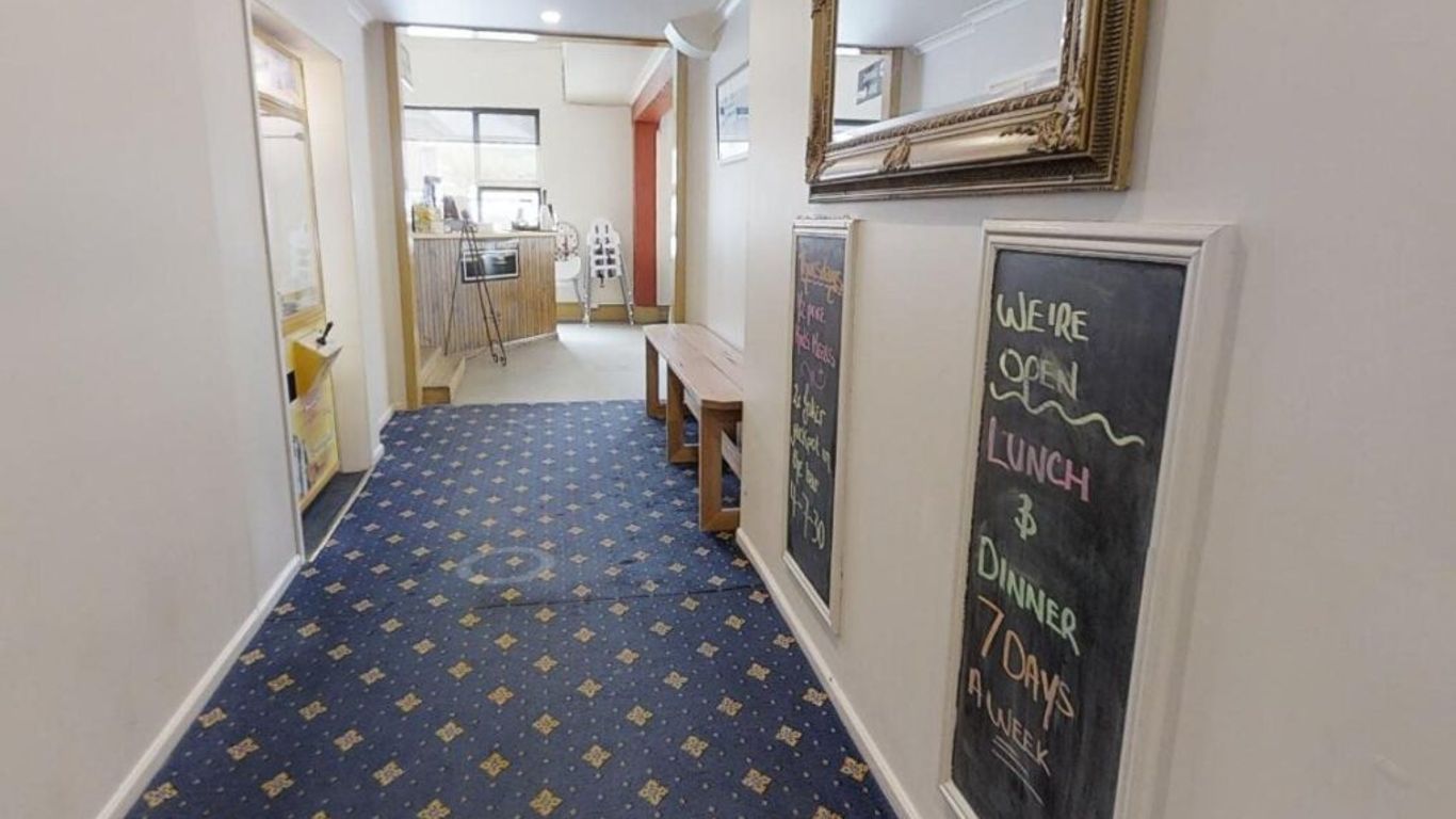 ذا وارف هوتل وينارد