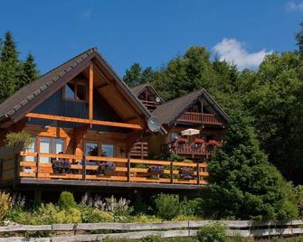 Cozy holiday home with a view of the green valley - Dochamps - Edificio