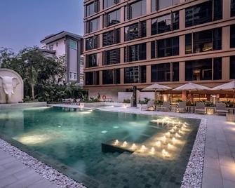 Nysa Hotel Bangkok Sukhumvit 11 - Bangkok - Pool