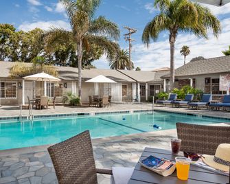 Holiday Inn Express & Suites LA Jolla - Beach Area - San Diego - Pool