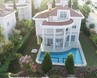 Fantastic villa in Belek - Belek - Bâtiment