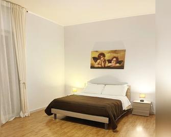 Le Solite Holiday Rooms - Sant'Eufemia Lamezia - Bedroom