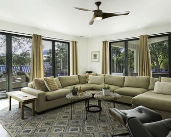 Rendezvous Under the Oaks-Pool & hot Spa - Healdsburg - Sala de estar