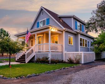 19-Acre Russian River Wine Country Retreat, Private Beaches, Beautiful House - Cloverdale - Edificio