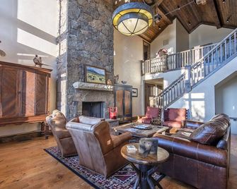 Stunning Luxury Home With Incredible Views - Driggs - Living room