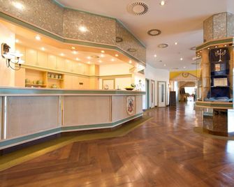 Achat Hotel Reilingen Walldorf - Reilingen - Front desk