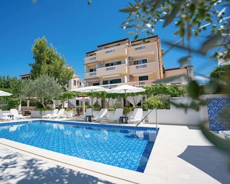 Pansion Villa Bok - Novalja - Pool