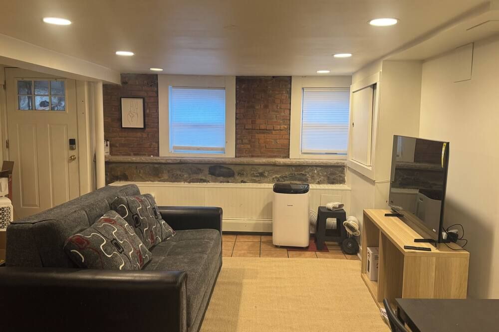 Charming 2-bedroom apartment in Brooklyn with WiFi, close to Manhattan - بروكلين