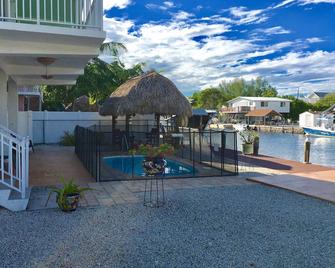 Luxury, Elegant, Water Front Home, Heated Pool, Plantation Key, Islamorada - Islamorada - Pool
