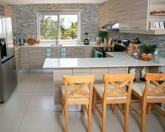 Penthouse Villa Oasis 9E Apartamentos El Muelle - Monterrico - Cocina