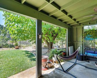 Hot Tub And Horse Boarding On 3 Acres In - Redding - Patio