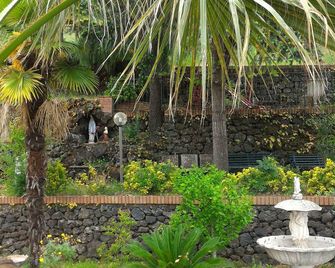 Hotel Primavera Dell'Etna - Zafferana Etnea - Outdoor view