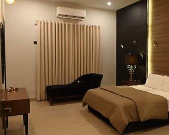 Elite GF,Hygiene house,24/7 ‍♀️ security guards - Karachi - Bedroom