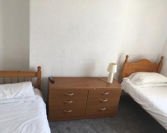 Wellingborough Guest House - Wellingborough - Bedroom