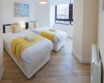 Stayzo Castle Point 6 Apartment - Premier Lodge - Southampton - Chambre