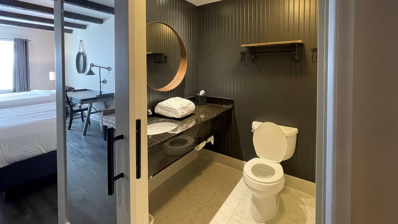 The Century House Latham - North Albany, an Ascend Collection Hotel