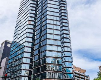 Spacious Downtown Executive Retreat - Free Parking - Honolulu - Gebäude